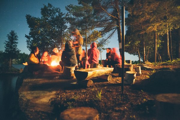 Comment organiser un camping pour une expédition de ski de fond en Scandinavie?
